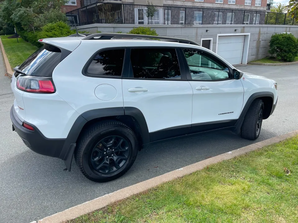 Jeep Cherokee 2020 photo 2
