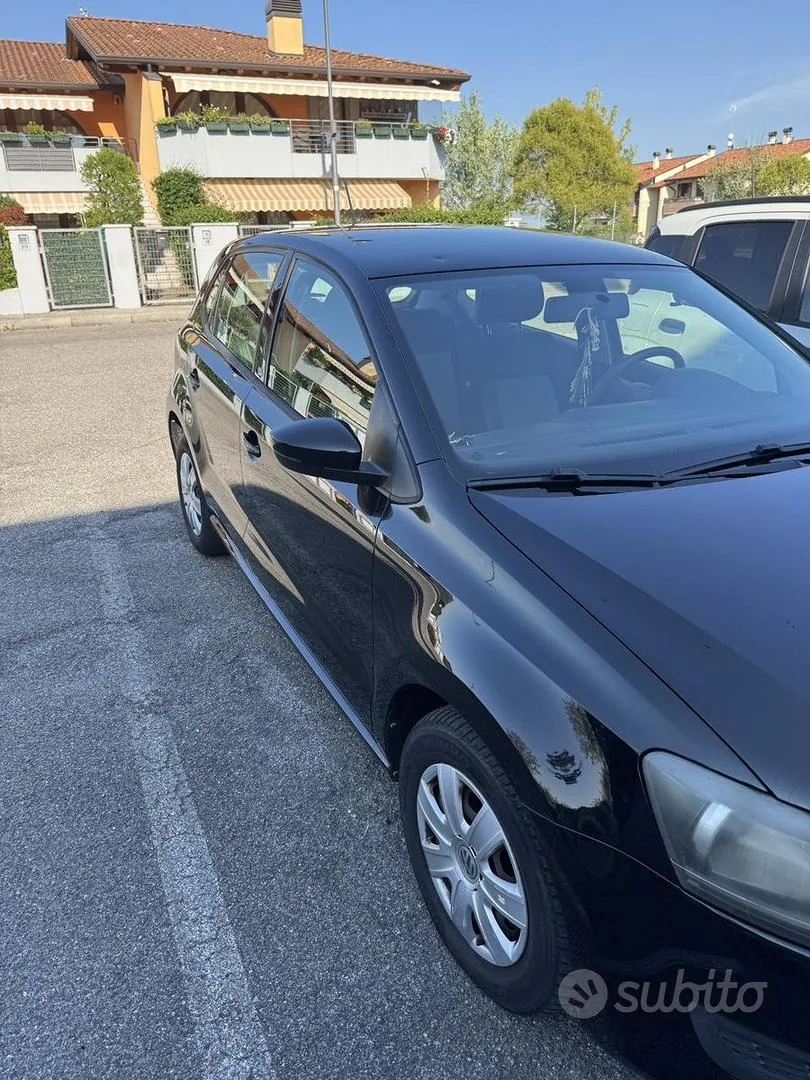 Volkswagen Polo 2014 photo 2