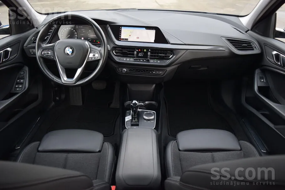 BMW 118Ia Sport Line 2019 photo 4