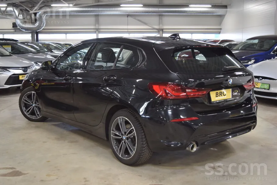BMW 118Ia Sport Line 2019 photo 2