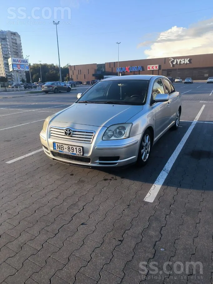 Toyota Avensis 2004 photo 5