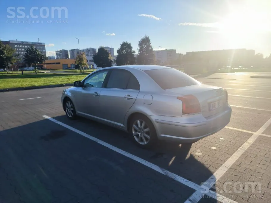Toyota Avensis 2004 photo 4