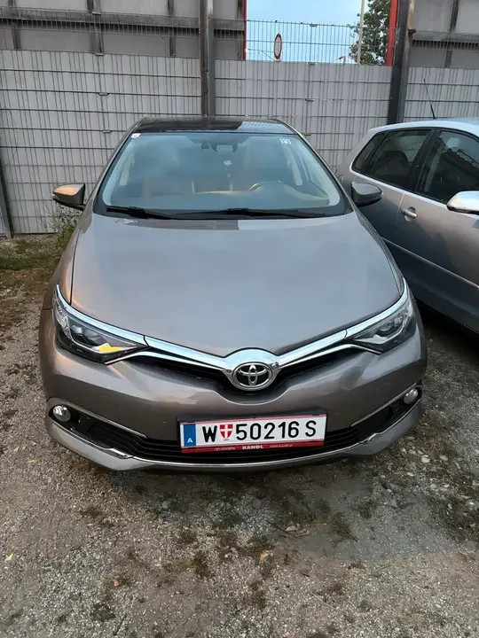 Toyota Auris 2015 photo 2