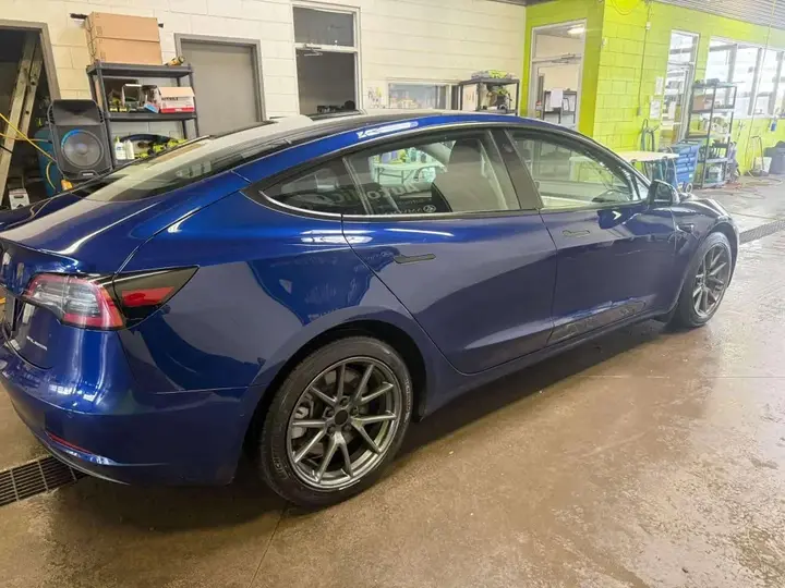 Tesla Model 3 2022 photo 4
