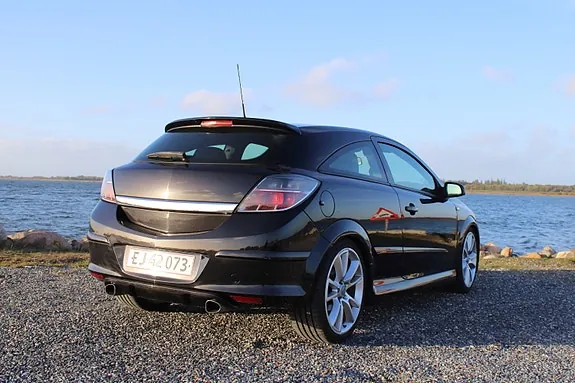 Opel Astra 2005 photo 2