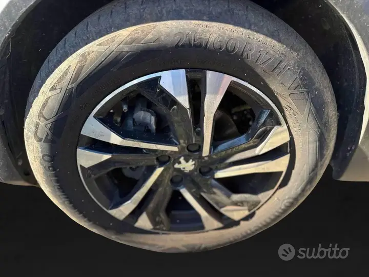 Peugeot 2008 2023 photo 5