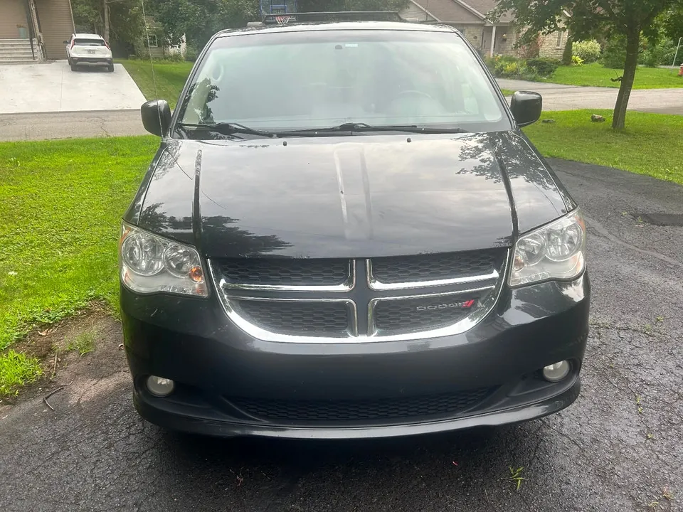 Dodge Grand Caravan 2015 photo 2