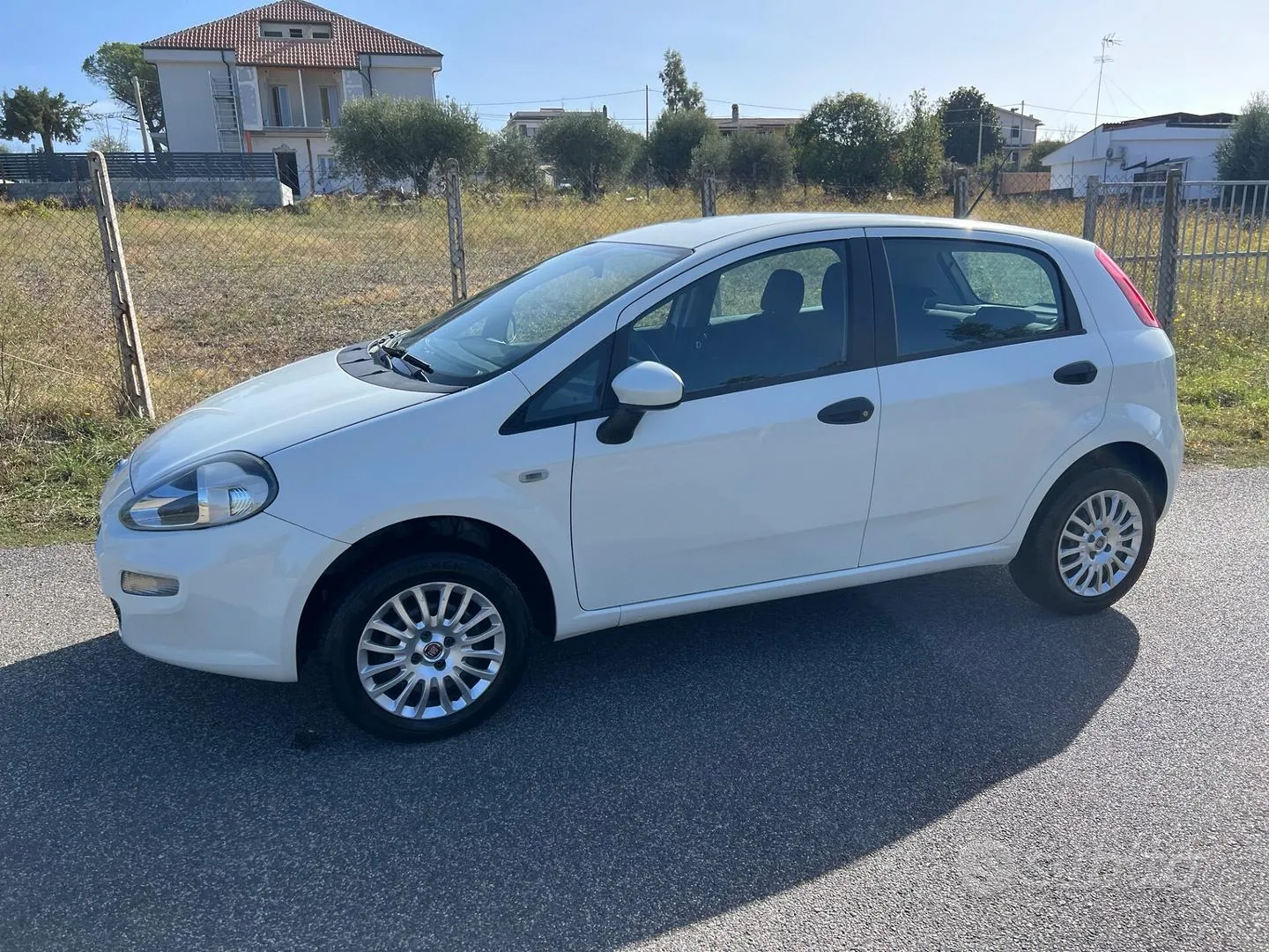 Fiat Punto 2015 photo 3