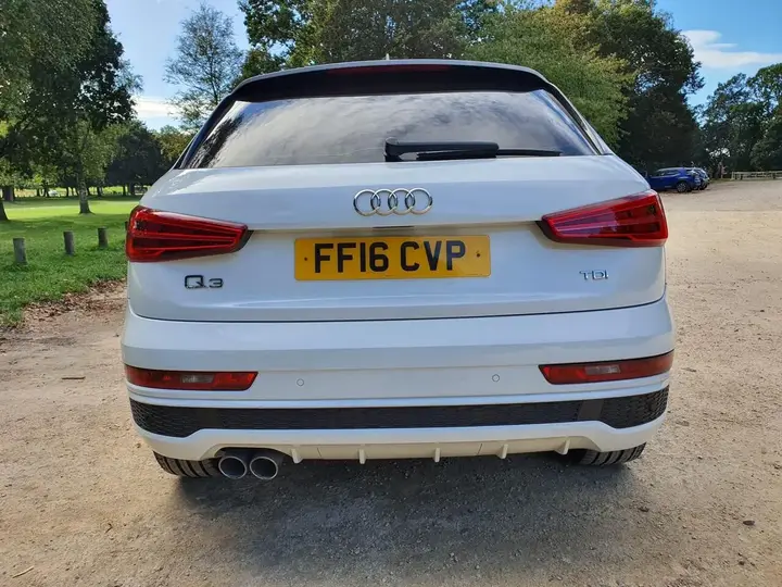Audi Q3 2016 photo 3