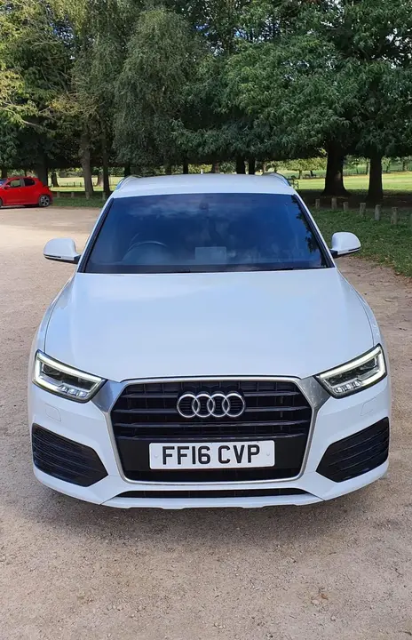 Audi Q3 2016 photo 2