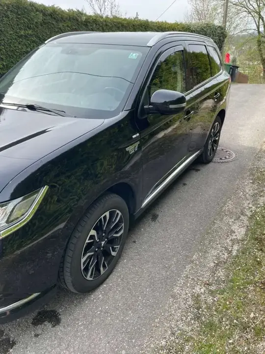 Mitsubishi Outlander 2017 photo 2