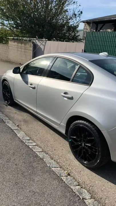 Volvo S60 2011 photo 2