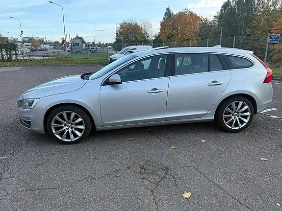 Volvo V60 2016 photo 2