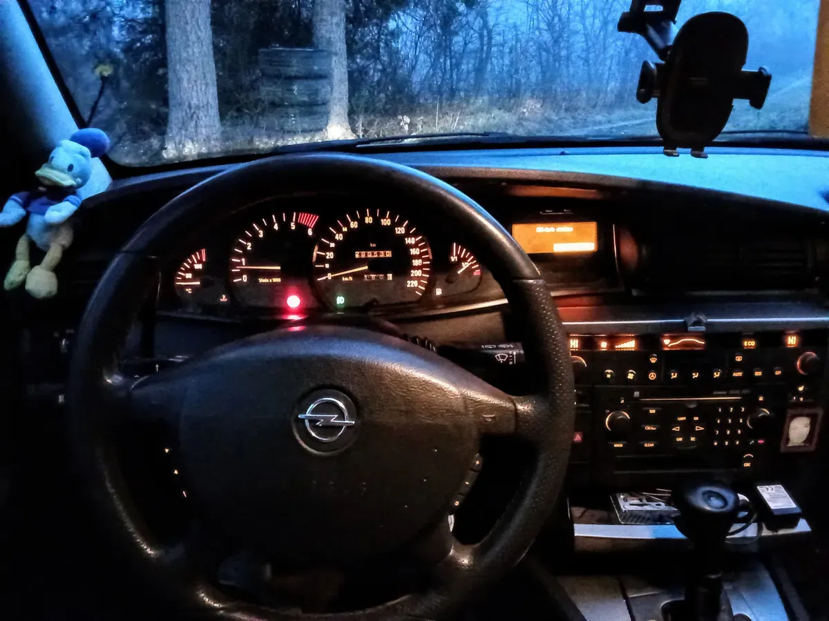 Opel Omega 2002 photo 3