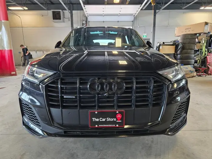 Audi Q7 2021 photo 2