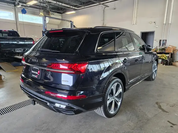 Audi Q7 2021 photo 5