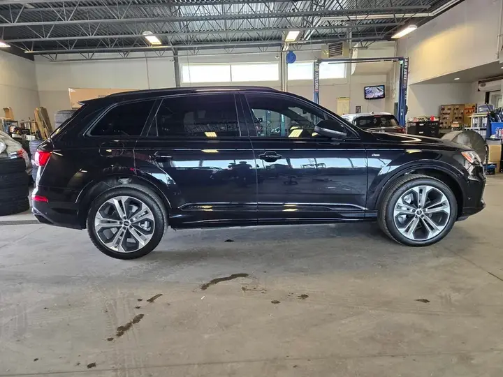 Audi Q7 2021 photo 4