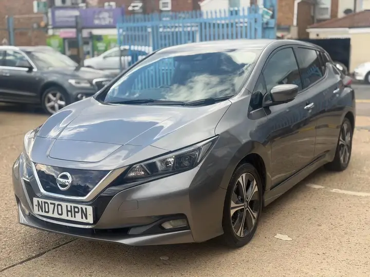 Nissan Leaf 2020 photo 2