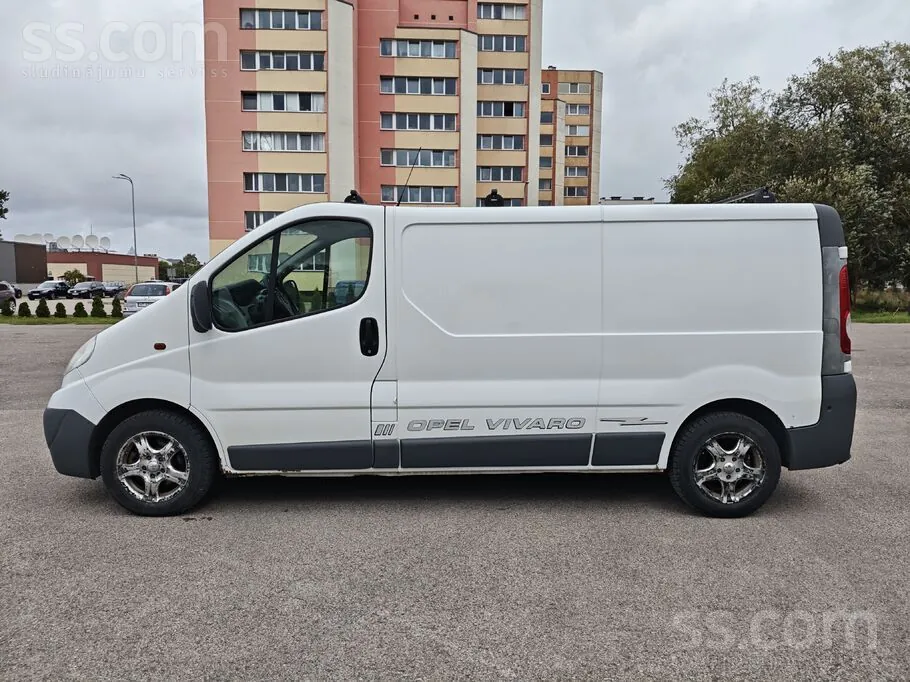 Opel Vivaro 2009 photo 2