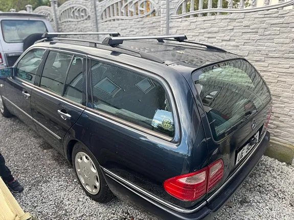 Mercedes-Benz E200 2000 photo 2