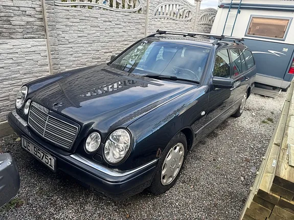 Mercedes-Benz E200