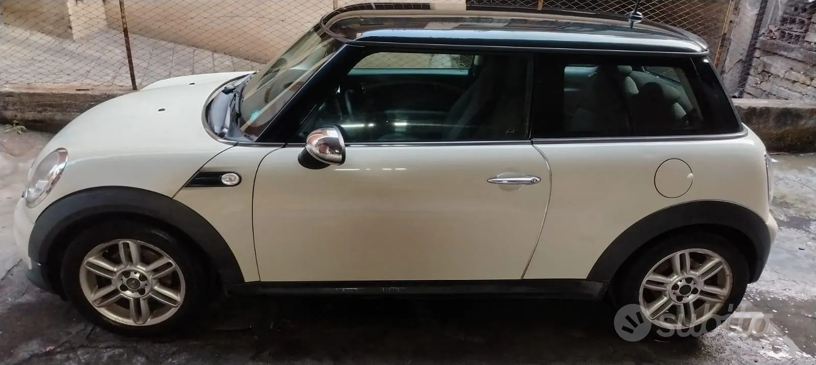 Mini Cooper 2010 photo 2