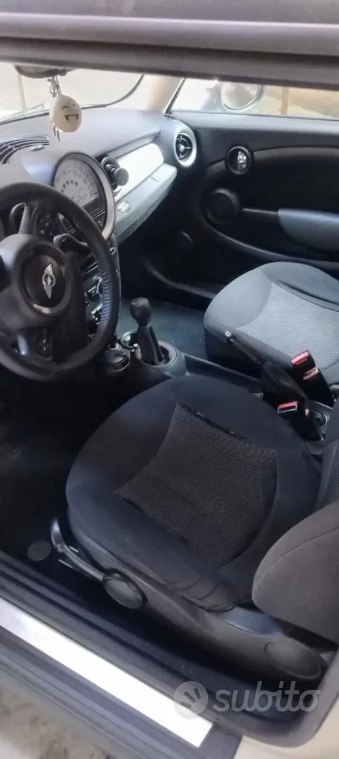Mini Cooper 2010 photo 4