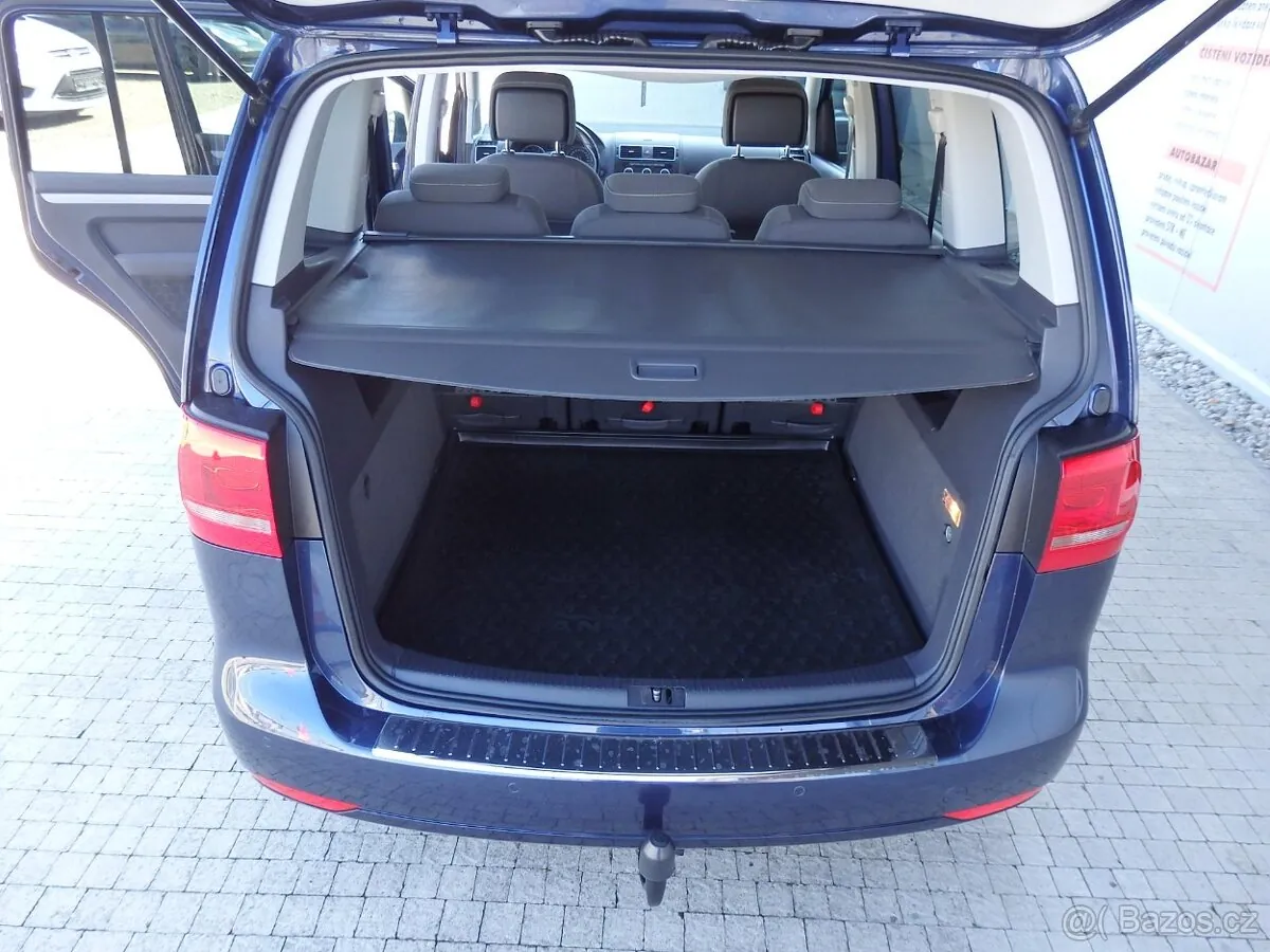 Volkswagen Touran 2012 photo 5