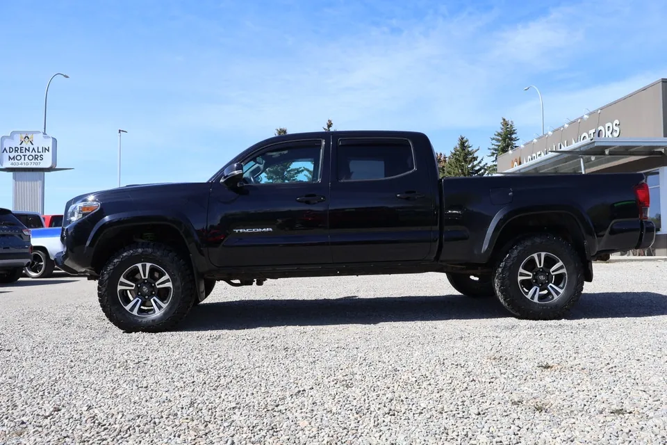 Toyota Tacoma 2018 photo 2