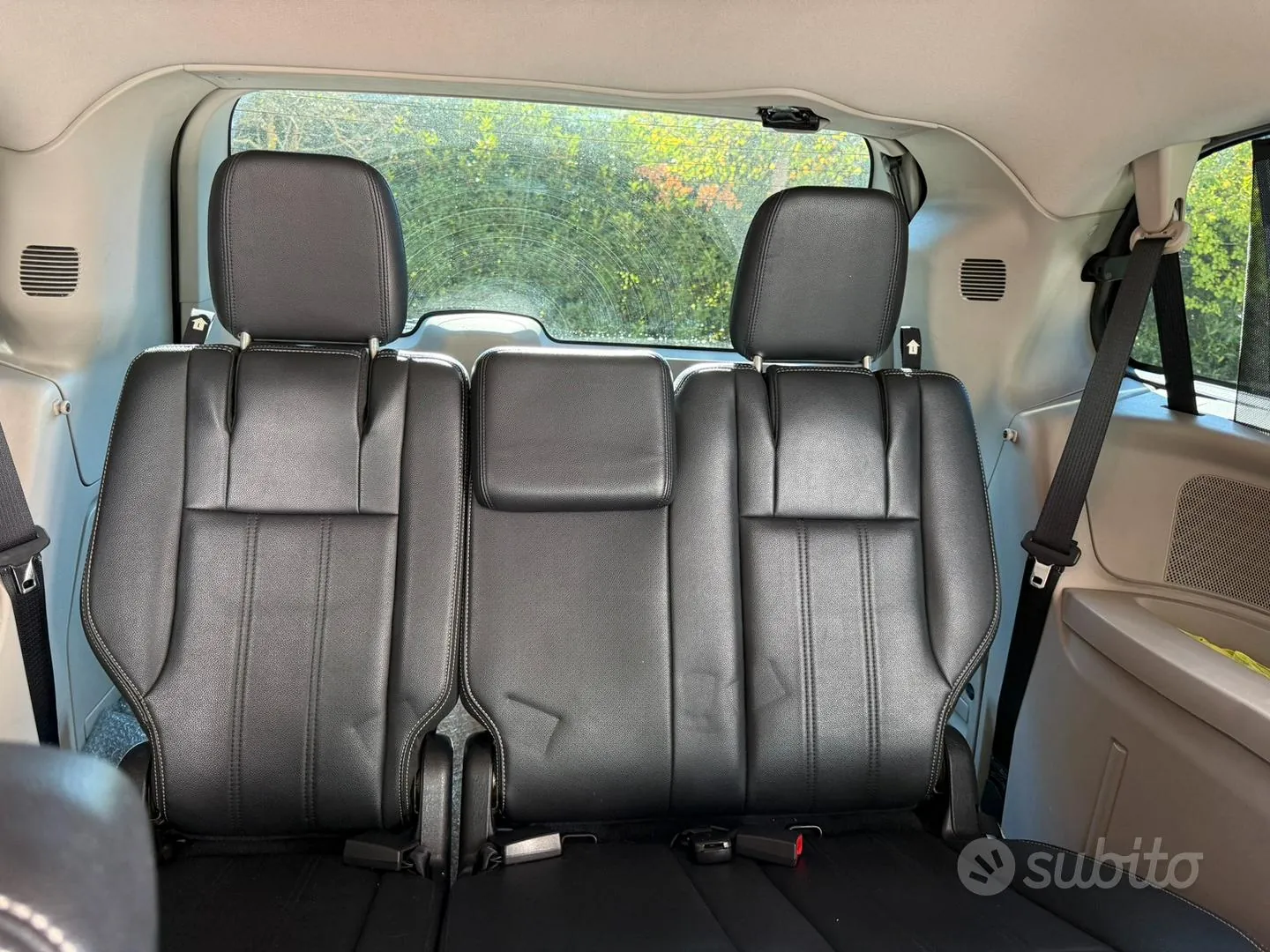 Lancia Voyager 2012 photo 4