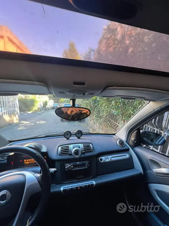 Smart Fortwo 2011 photo 4