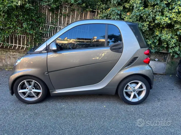 Smart Fortwo 2011 photo 2