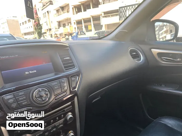 Nissan Pathfinder 2014 photo 2