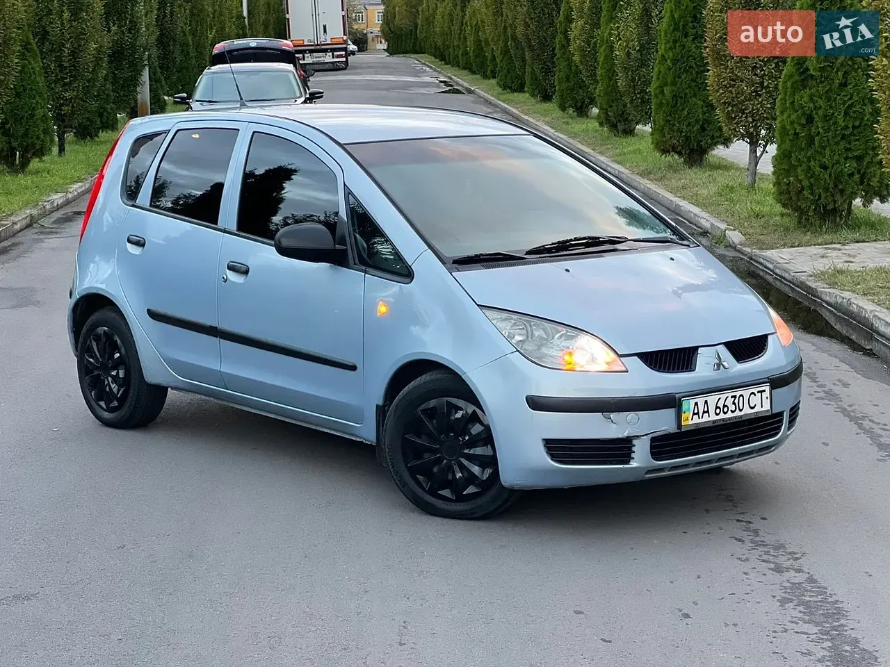 Mitsubishi Colt 2005 photo 3