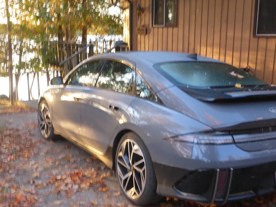 Hyundai Ioniq 6 2025 photo 2