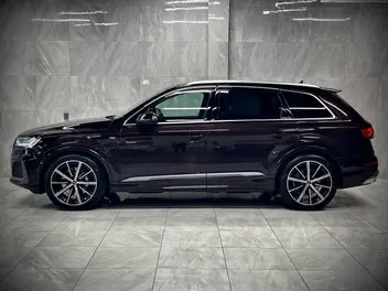 Audi Q7 2021 photo 4