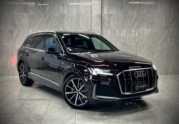 Audi Q7 2021 photo 2