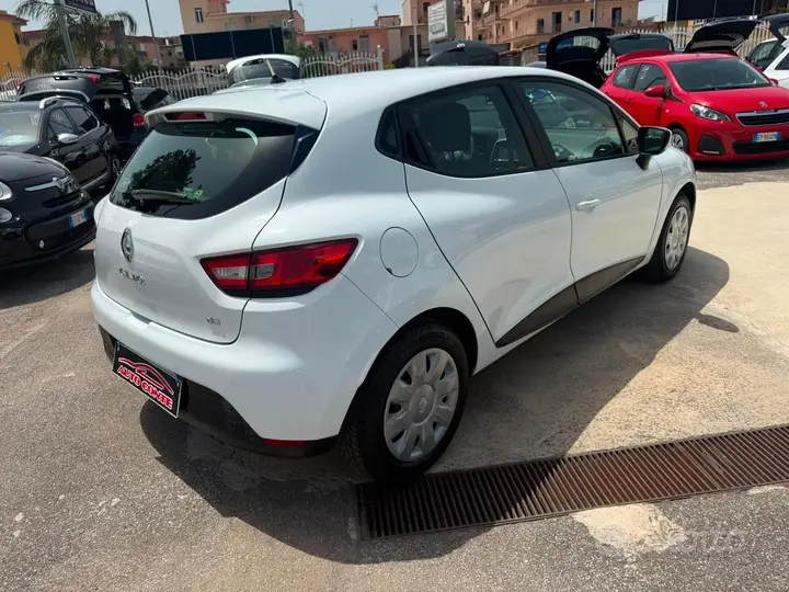 Renault Clio 2015 photo 4
