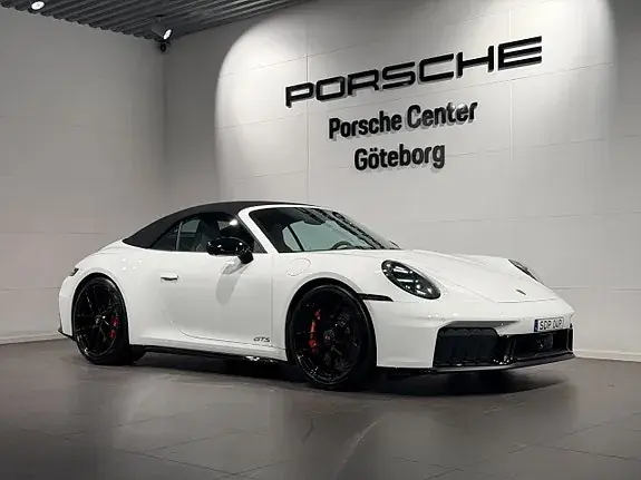 Porsche 911 Carrera 4 Gts 2025 photo 5