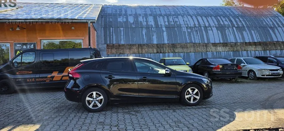 Volvo V40 2013 photo 2