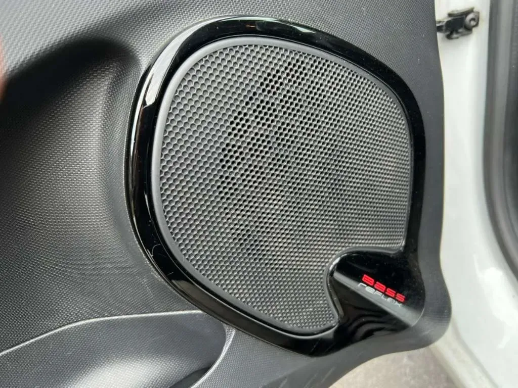 Renault Clio 2012 photo 2