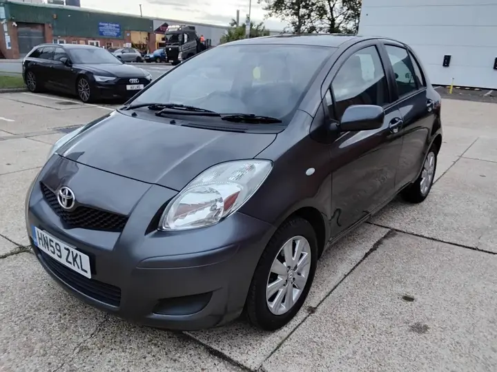 Toyota Yaris 2009 photo 3