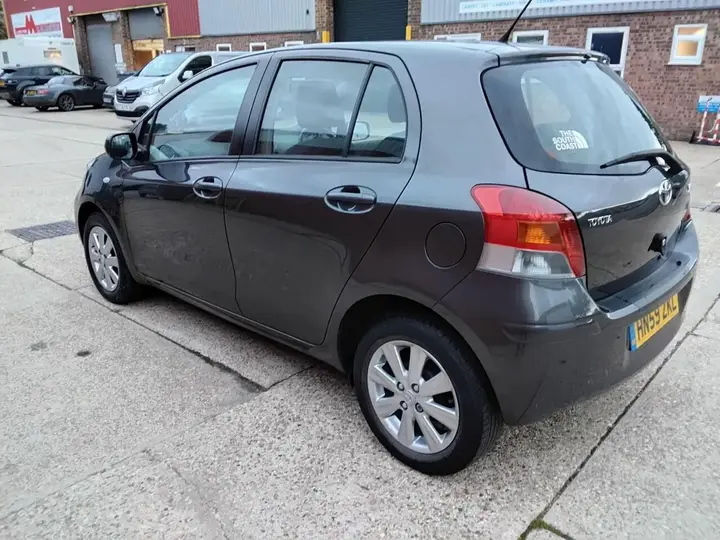 Toyota Yaris 2009 photo 4
