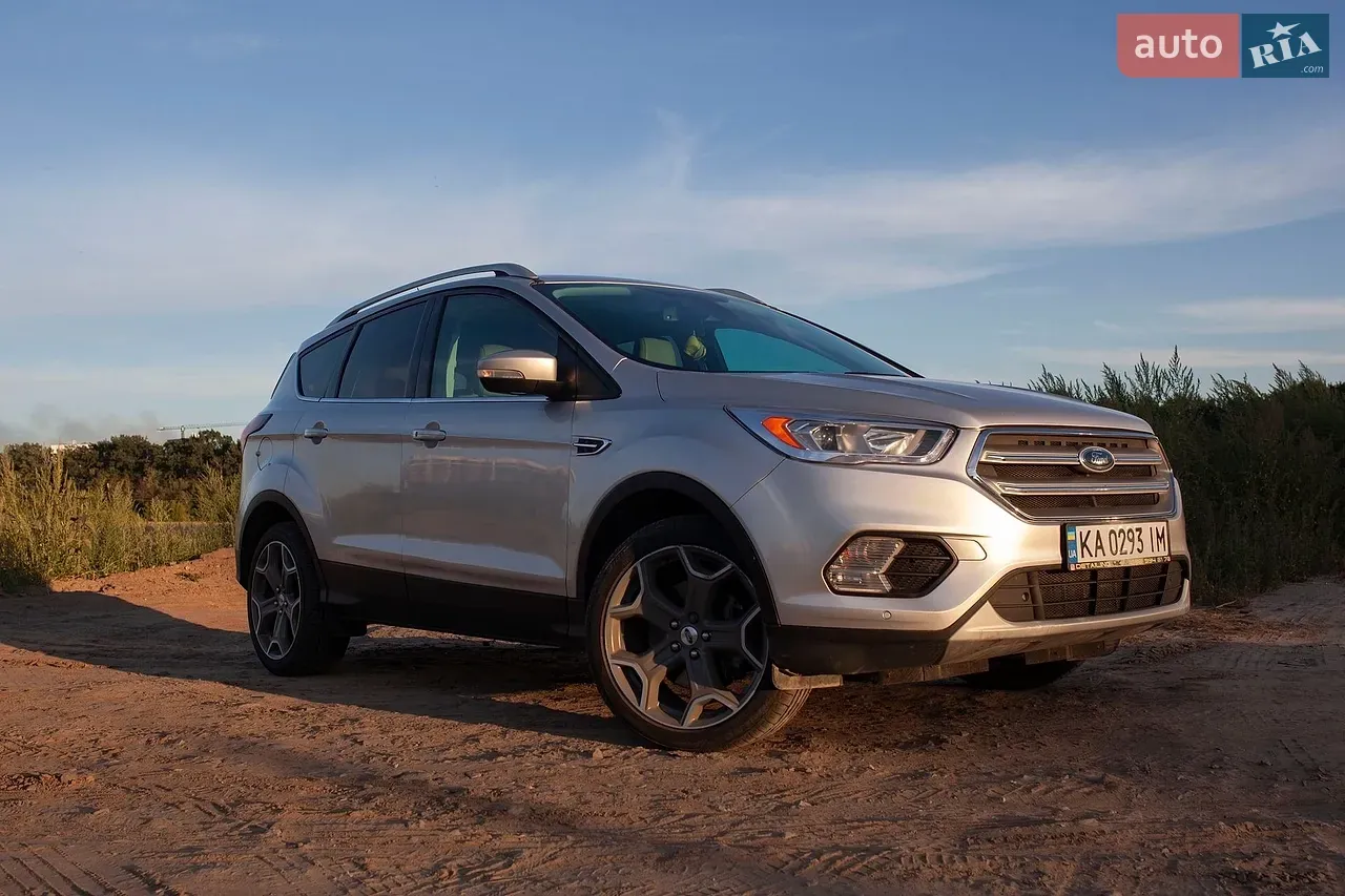 Ford Escape 2018 photo 2