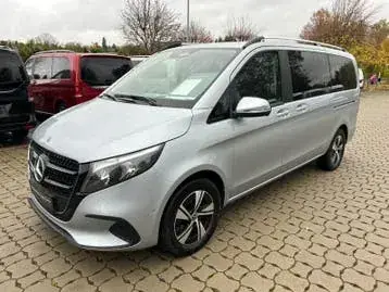 Mercedes-Benz V220D