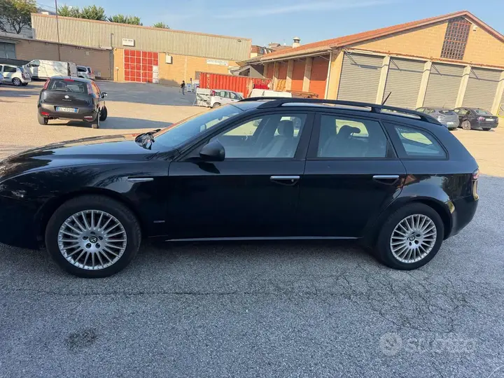 Alfa Romeo 159 2008 photo 5