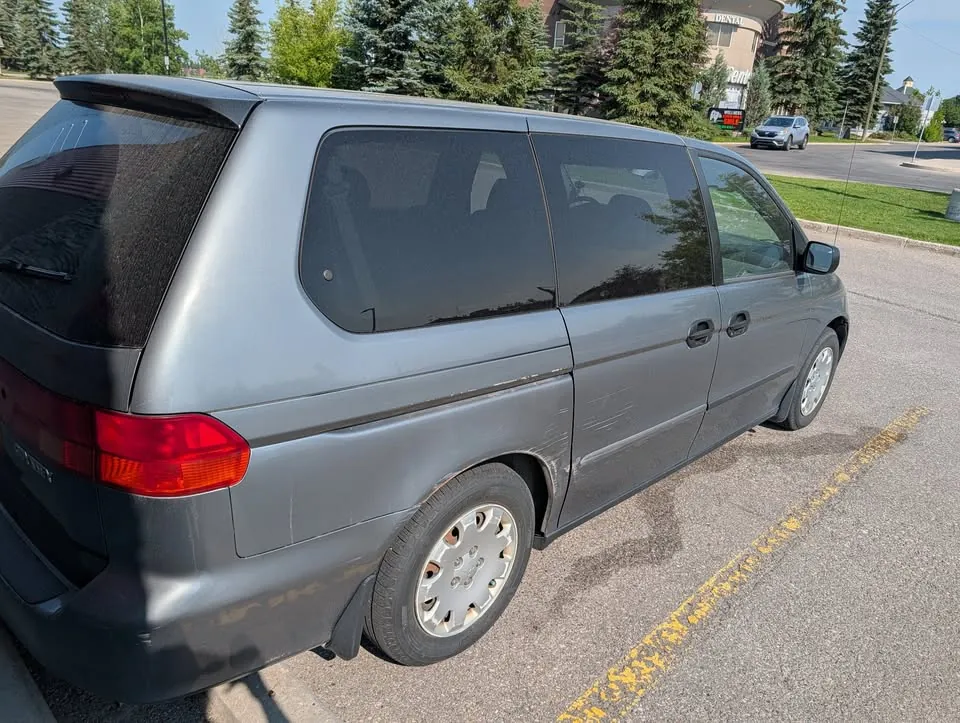 Honda Odyssey 1999 photo 2