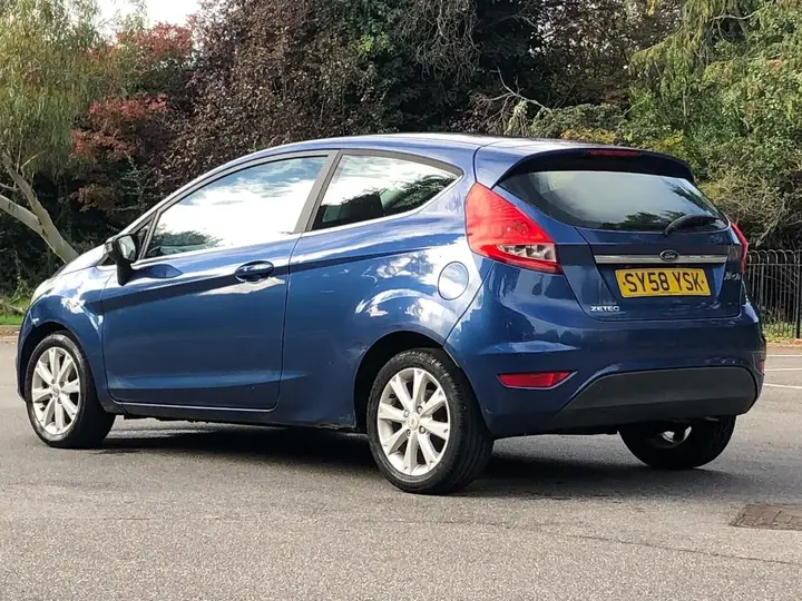 Ford Fiesta 2009 photo 2