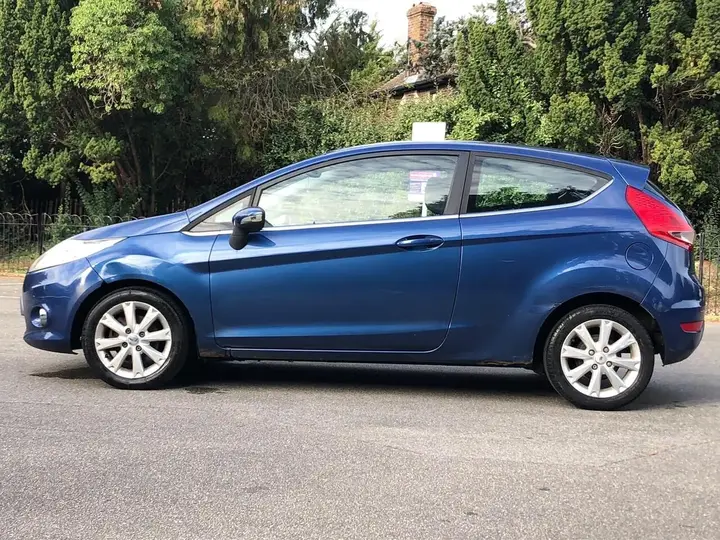 Ford Fiesta 2009 photo 3