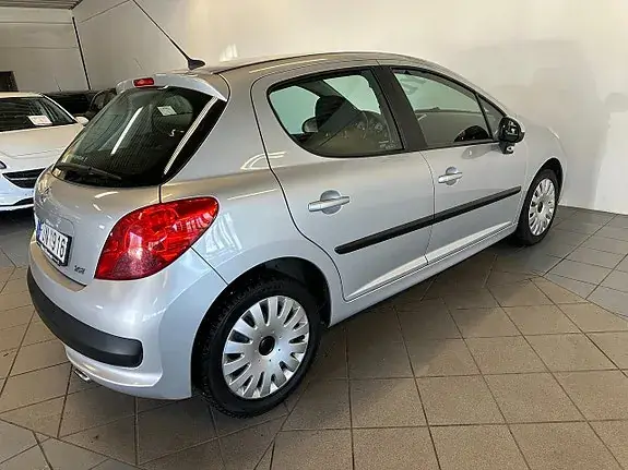 Peugeot 207 2007 photo 5